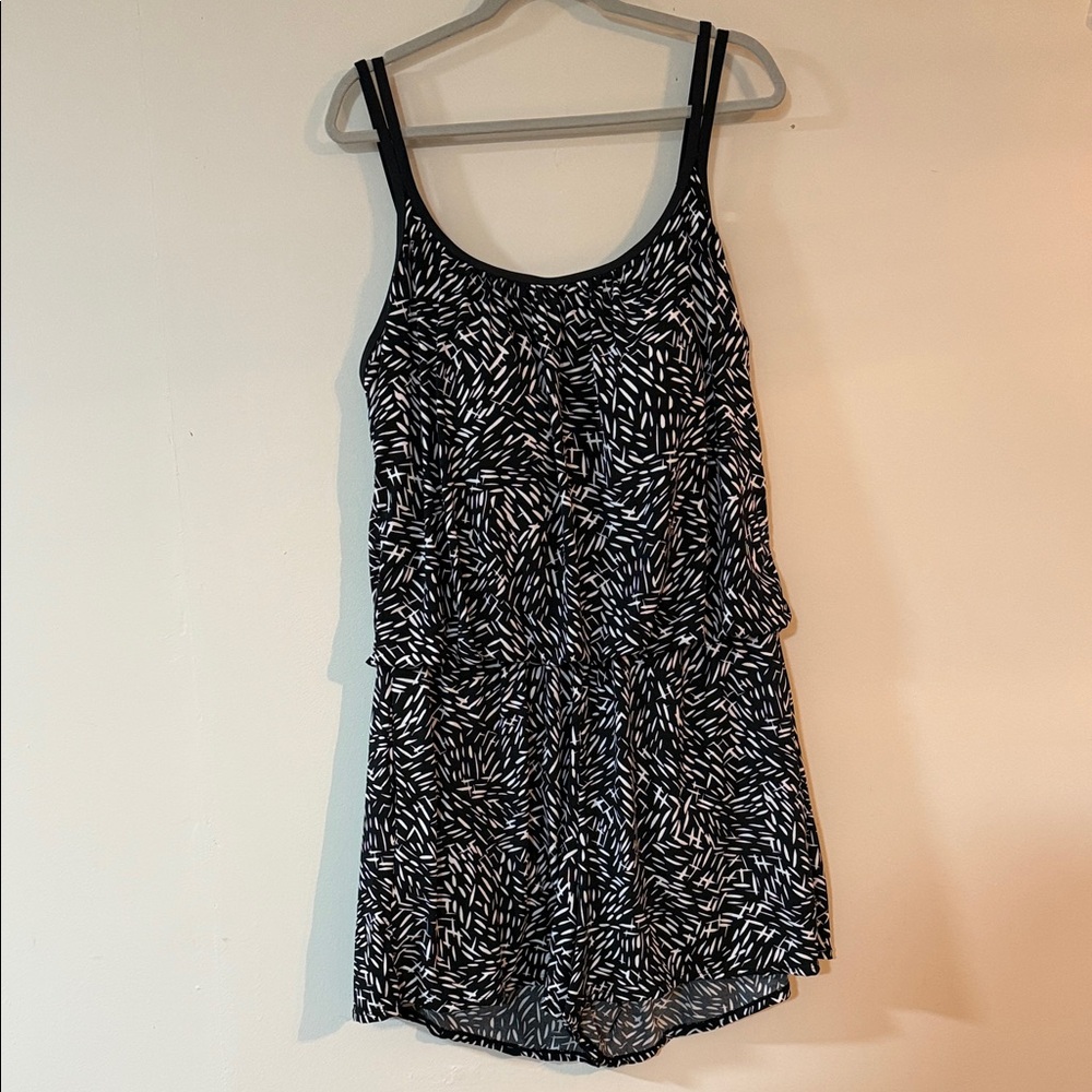 BNWT Plus Size Women’s Black and White Romper Bathing Suit